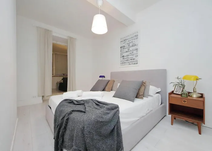 Monti Spacious 2 * Rome